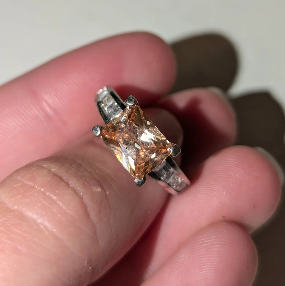 Ring - Picture 3 of 5